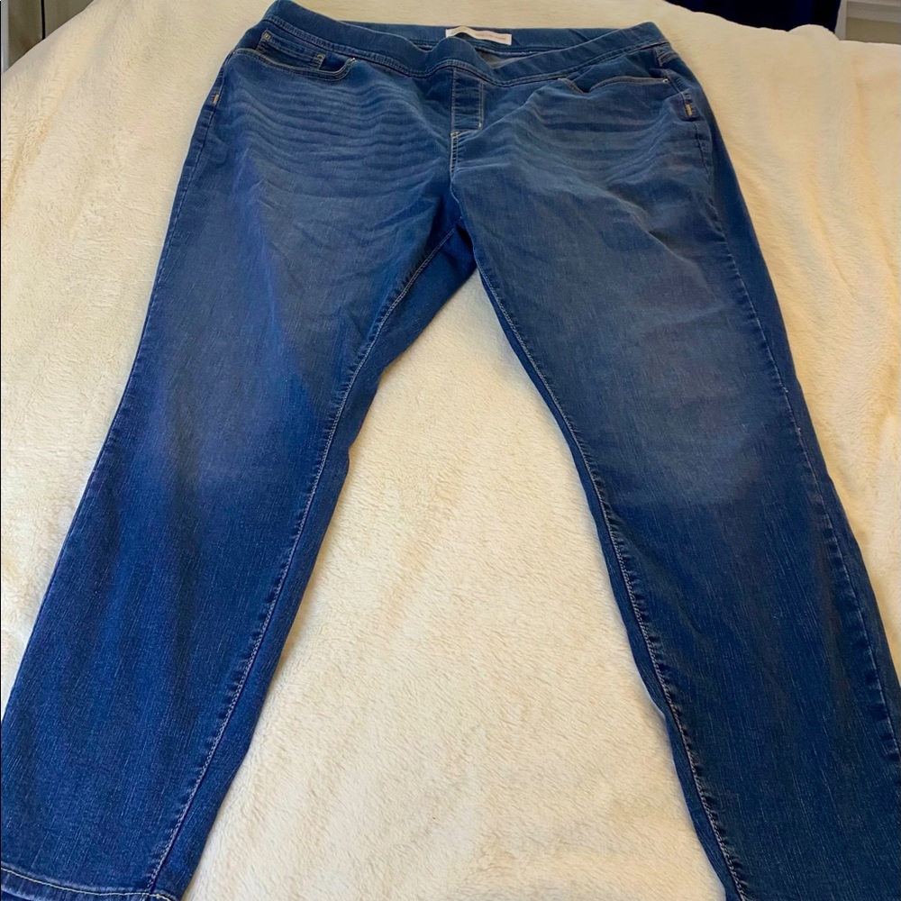 Pull on skinny Levi’s 24 plus size blue jeans jeggings NWOT